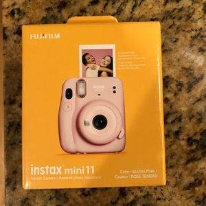 SOLD X fujifilm instax mini 11 - polaroid camera